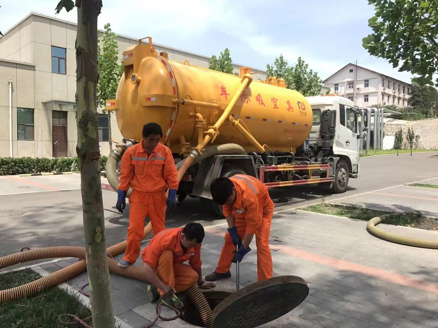 红安化粪池清理与5-8吨吸粪车施工效率分析